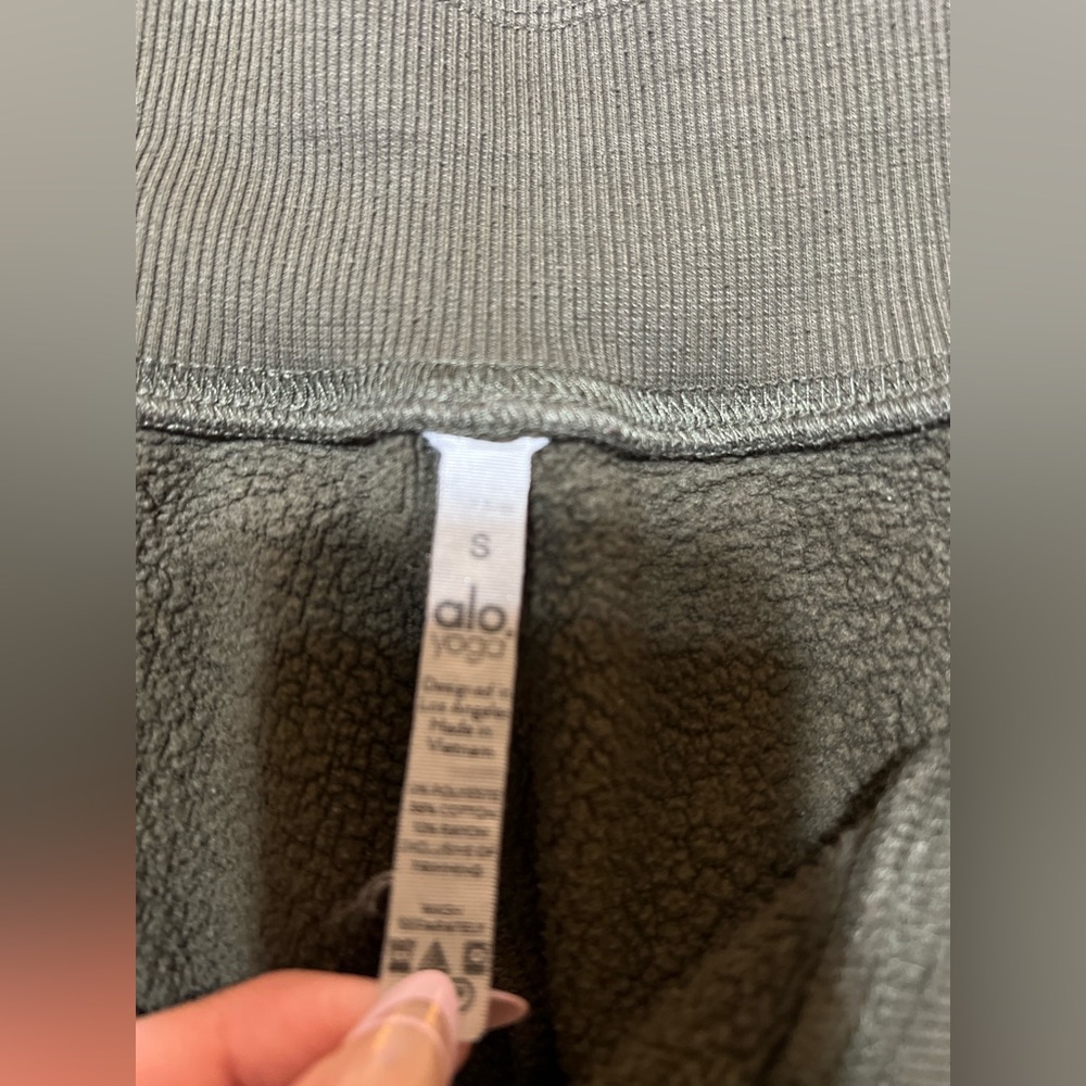 ALO Slick Zip Front Joggers - Picture 4 of 7